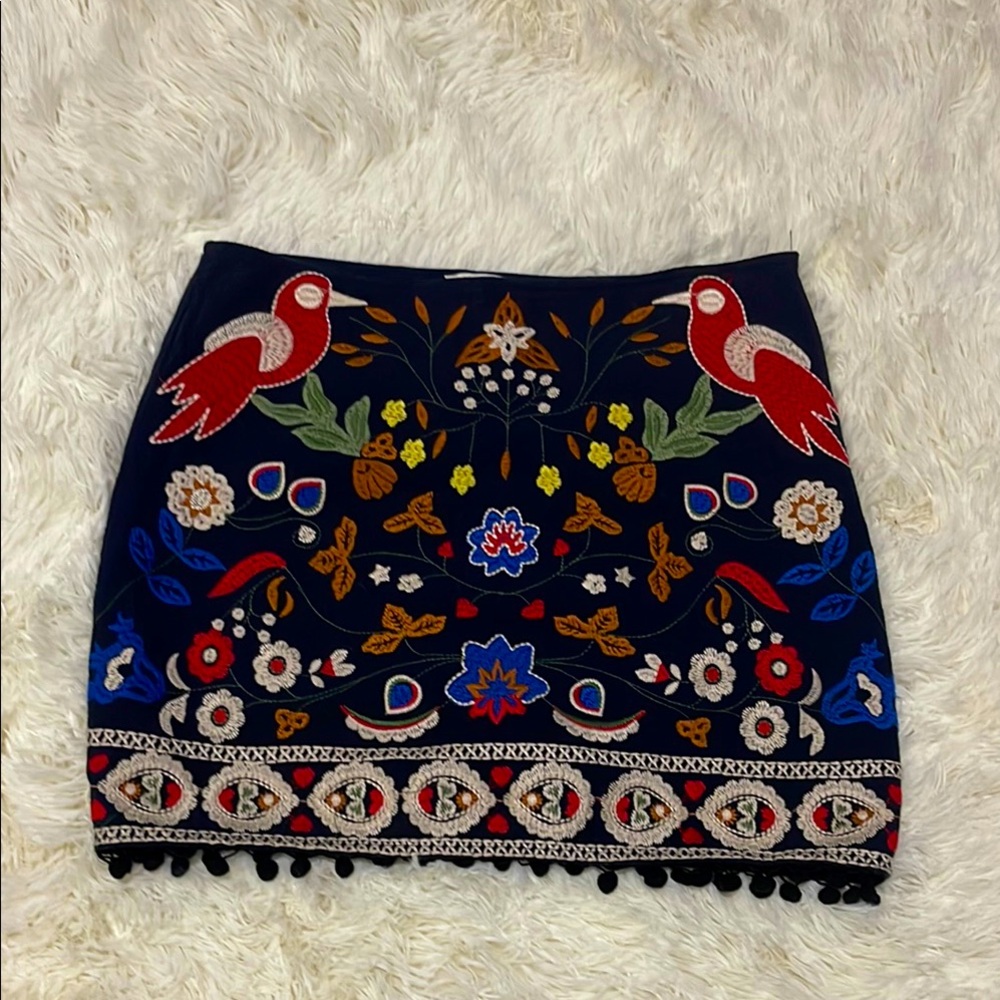Umgee 60’ 70’s inspired Embroidered Bird Print Mini Skirt, Size: Medium, EUC!
